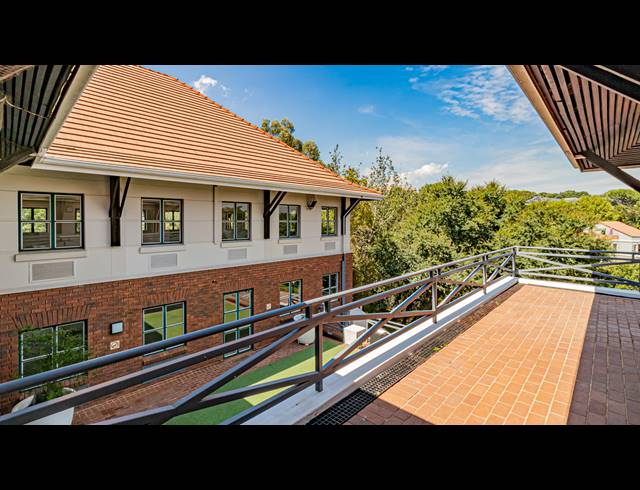 1,928M² OFFICE TO LET IN HYDE PARK